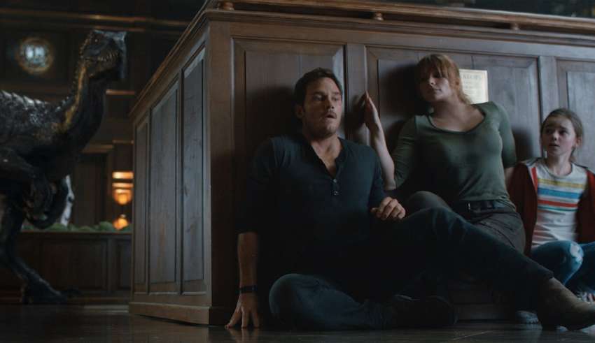 (L-R) Chris Pratt, Bryce Dallas Howard, and Isabella Sermon star in Universal Pictures' JURASSIC WORLD: FALLEN KINGDOM