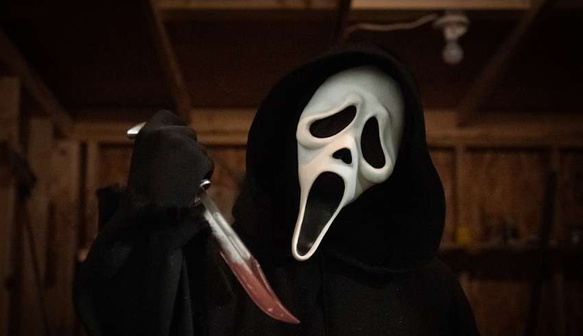 Ghostface in Paramount Pictures and Spyglass Media Group's "Scream"